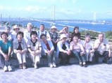 明石大橋を背景に