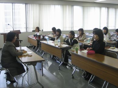 青年女子部_01_はっぴーさぷらいず